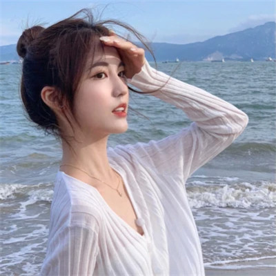 2025年最潮流的女生微信头像