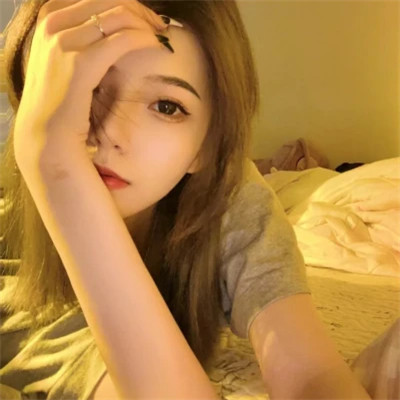 2025年最潮流的女生微信头像