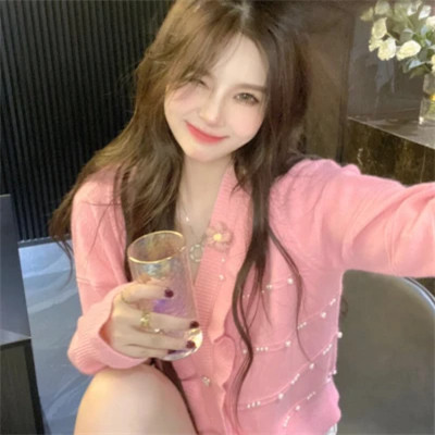 2025年最潮流的女生微信头像