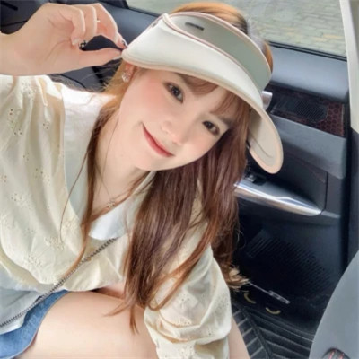 2025年最潮流的女生微信头像