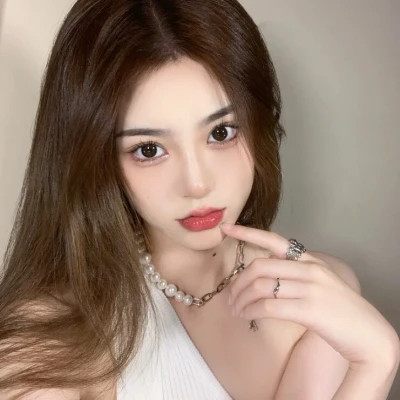 2025年最潮流的女生微信头像