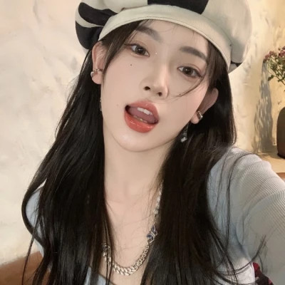 2025年最潮流的女生微信头像