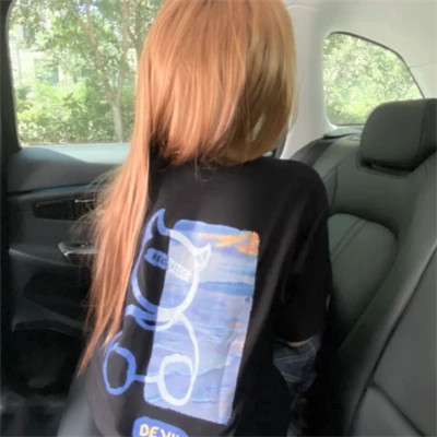 2025年最潮流的女生微信头像