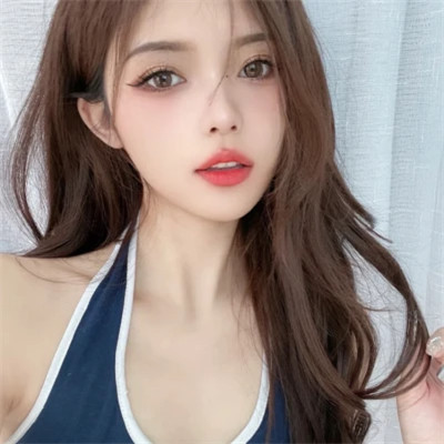 2025年最潮流的女生微信头像