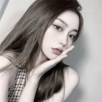 2025年最潮流的女生微信头像