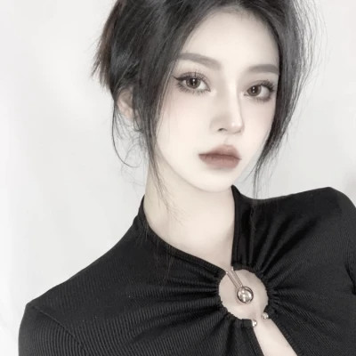 2025年最潮流的女生微信头像