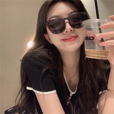 2025年最潮流的女生微信头像