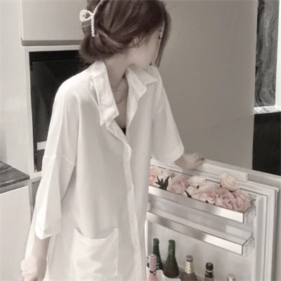 2025年最潮流的女生微信头像