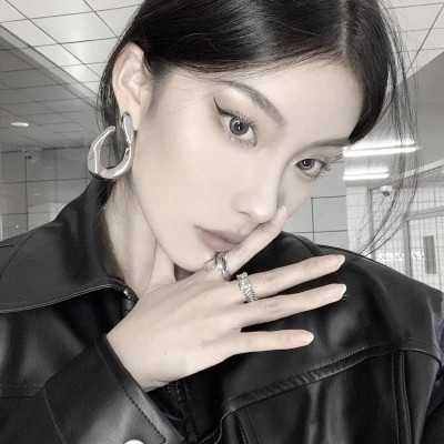 微信头像2025最新款的图片女