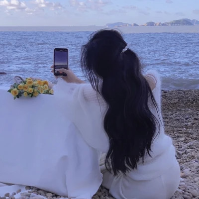 2025最火女生背影头像