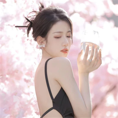 干净到极致女生头像高清