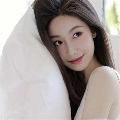 气质很干净的女生头像