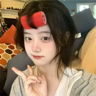 2025年最火的头像女高清个性