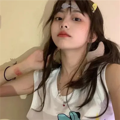2025年最火的头像女高清个性