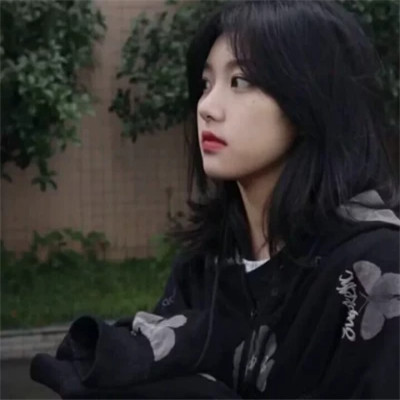 2025最火微信女生个性头像