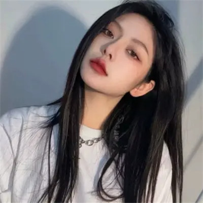 2025最火微信女生个性头像