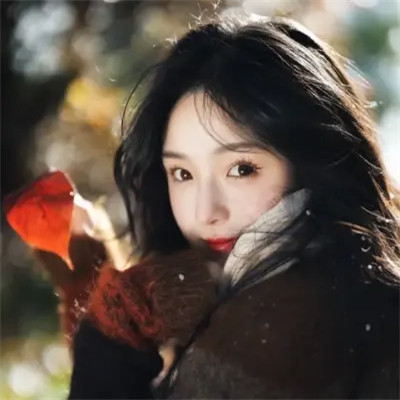 2025最火微信女生个性头像
