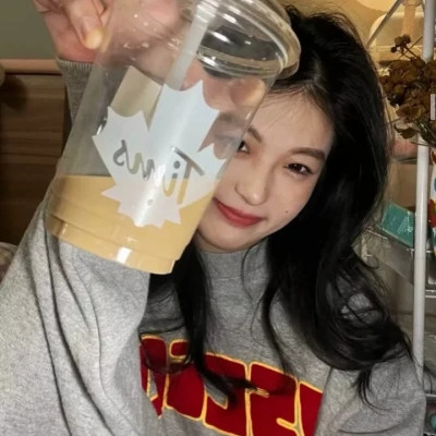 2025最火微信女生个性头像
