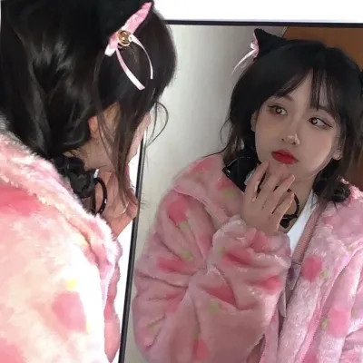 好看的头像2025女