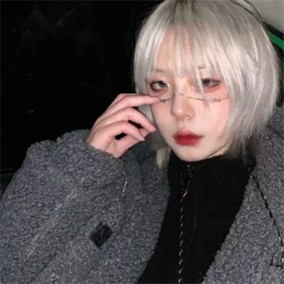 个性2025最新版的女生头像