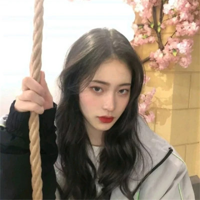 个性2025最新版的女生头像