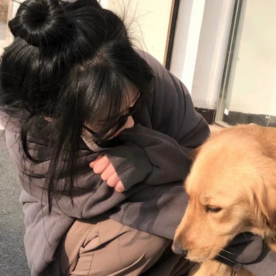 女孩和狗情头一左一右