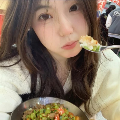 2025最新好看的微博女生头像