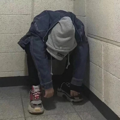 可盐可甜的男生头像图片真人