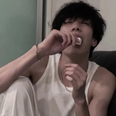 可盐可甜的男生头像图片真人