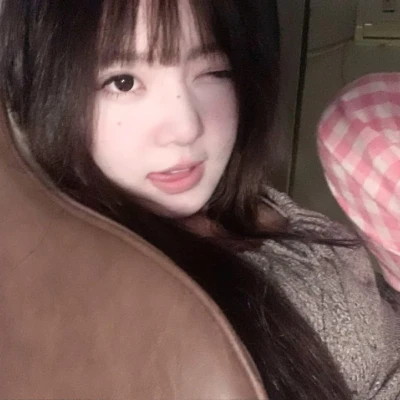 2025微信最火的头像女生真人