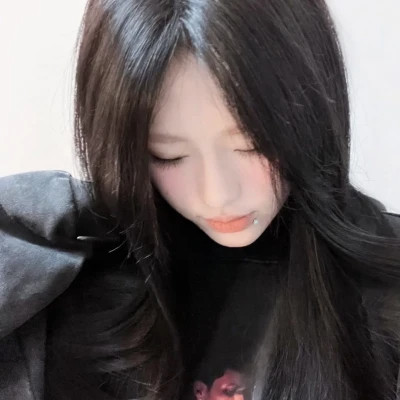 2025微信最火的头像女生真人