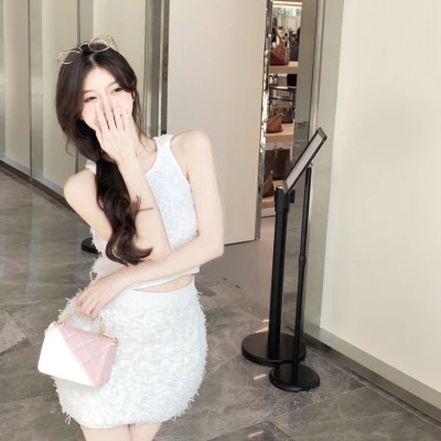 2025年最潮流的微信头像女