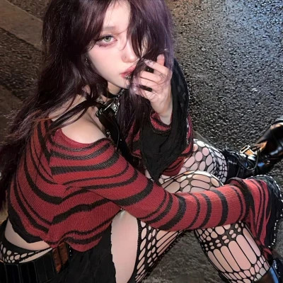 2025年最潮流的微信头像女