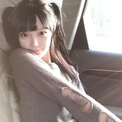2025年最潮流的微信头像女