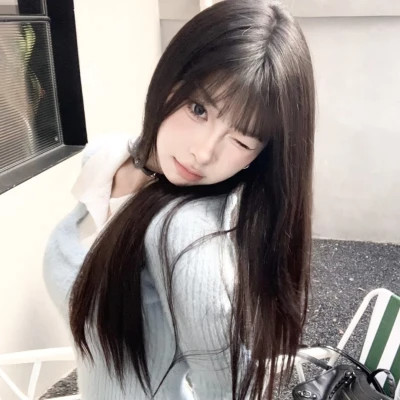 2025年最潮流的微信头像女