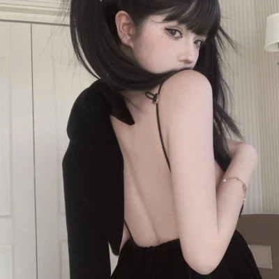 2025年最潮流的微信头像女
