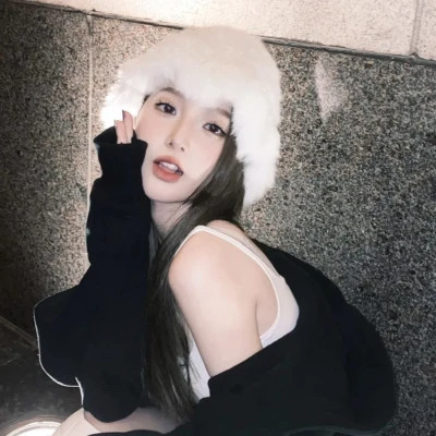 2025年最潮流的微信头像女