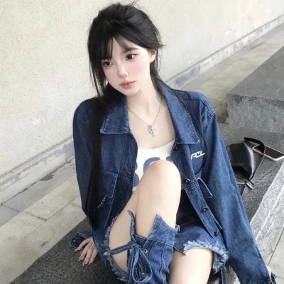 2025年最潮流的微信头像女