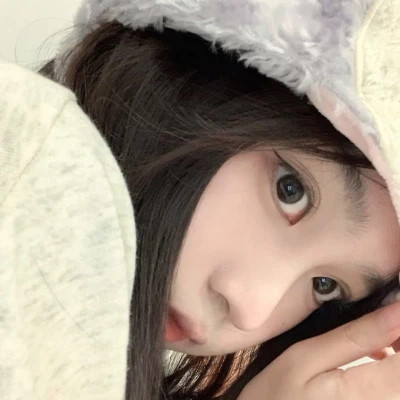 2025年最潮流的微信头像女