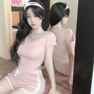 头像女2025新款图片简单个性