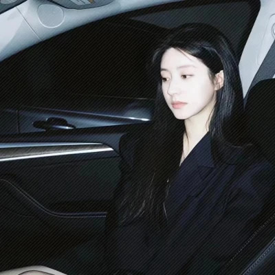 头像女2025新款图片简单个性