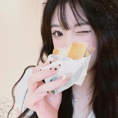头像女2025新款图片简单个性