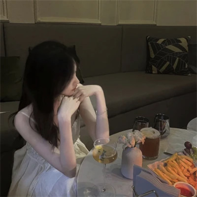 头像女2025新款图片简单个性