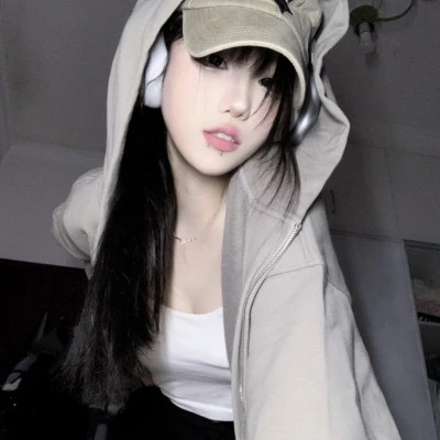 2025新款好看的女生头像
