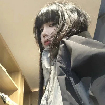 2025新款好看的女生头像