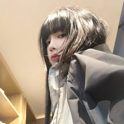 2025新款好看的女生头像