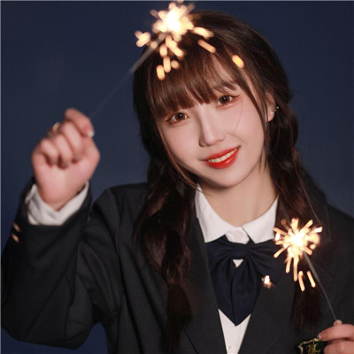 女生手拿仙女棒头像