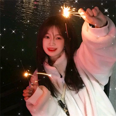 女生手拿仙女棒头像