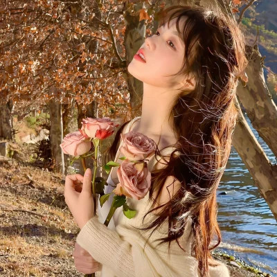 2025第一眼就吸引人的女生头像