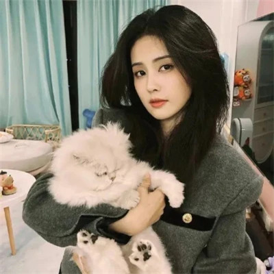 2025第一眼就吸引人的女生头像